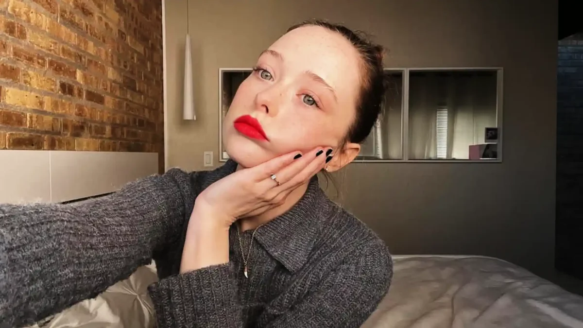Ella es Adeline Watkins, la novia de Ed Gein en la serie de Netflix