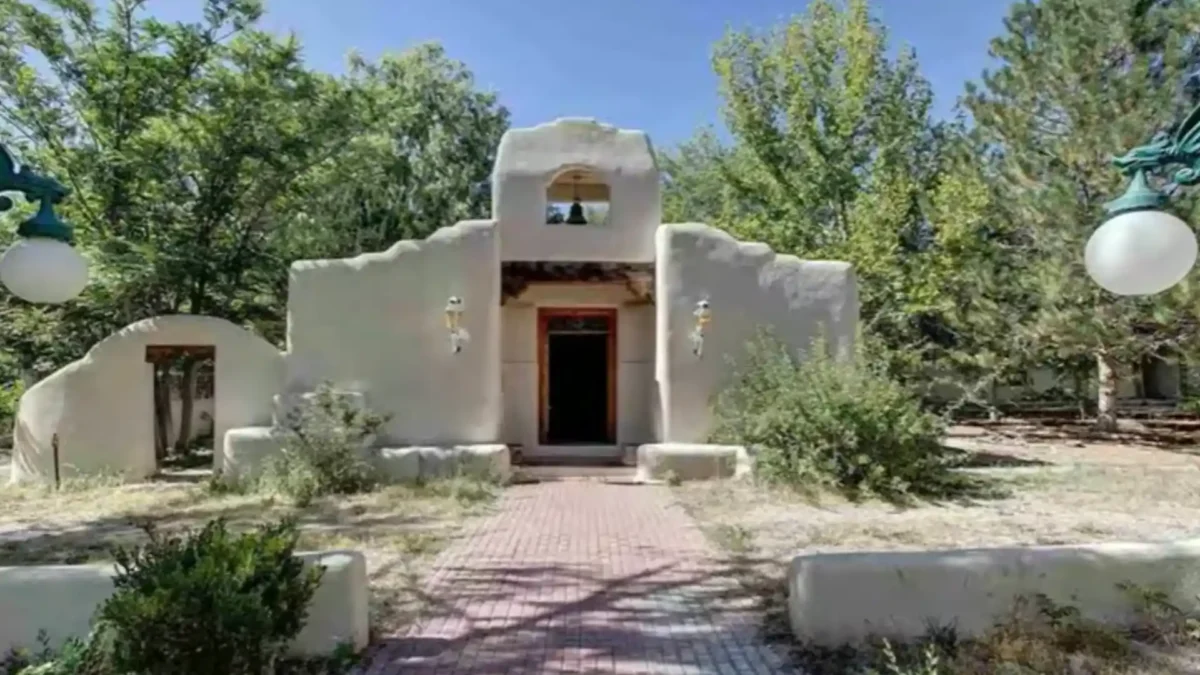 ¿Cómo es la casa que Juan Gabriel construyó para sus hijos? (FOTOS) Rancho Ivjohaje: Así es la casa que construyó Juan Gabriel para sus hijos en 18 FOTOS