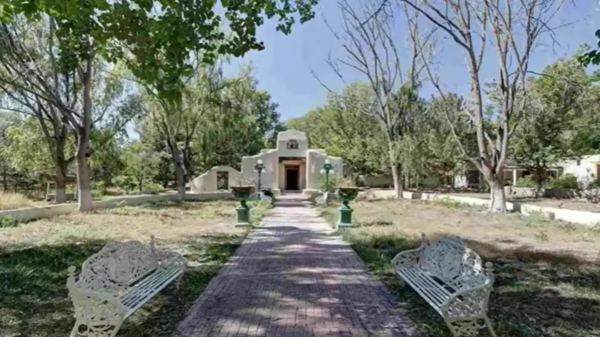 ¿Cómo es la casa que Juan Gabriel construyó para sus hijos? (FOTOS) Juan Gabriel rancho : Así es la casa donde vivió con sus hijos FOTOS