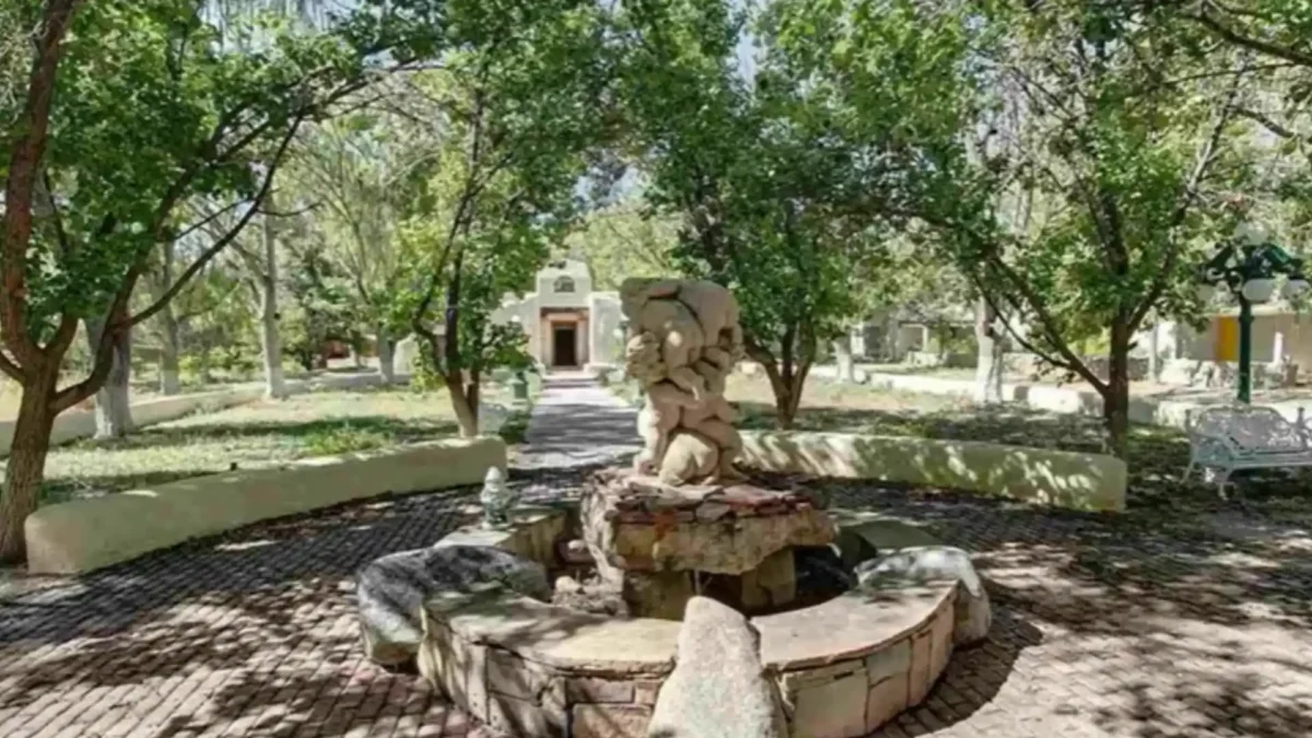 ¿Cómo es la casa que Juan Gabriel construyó para sus hijos? (FOTOS) Rancho Ivjohaje: Así es la casa que construyó Juan Gabriel para sus hijos en 18 FOTOS