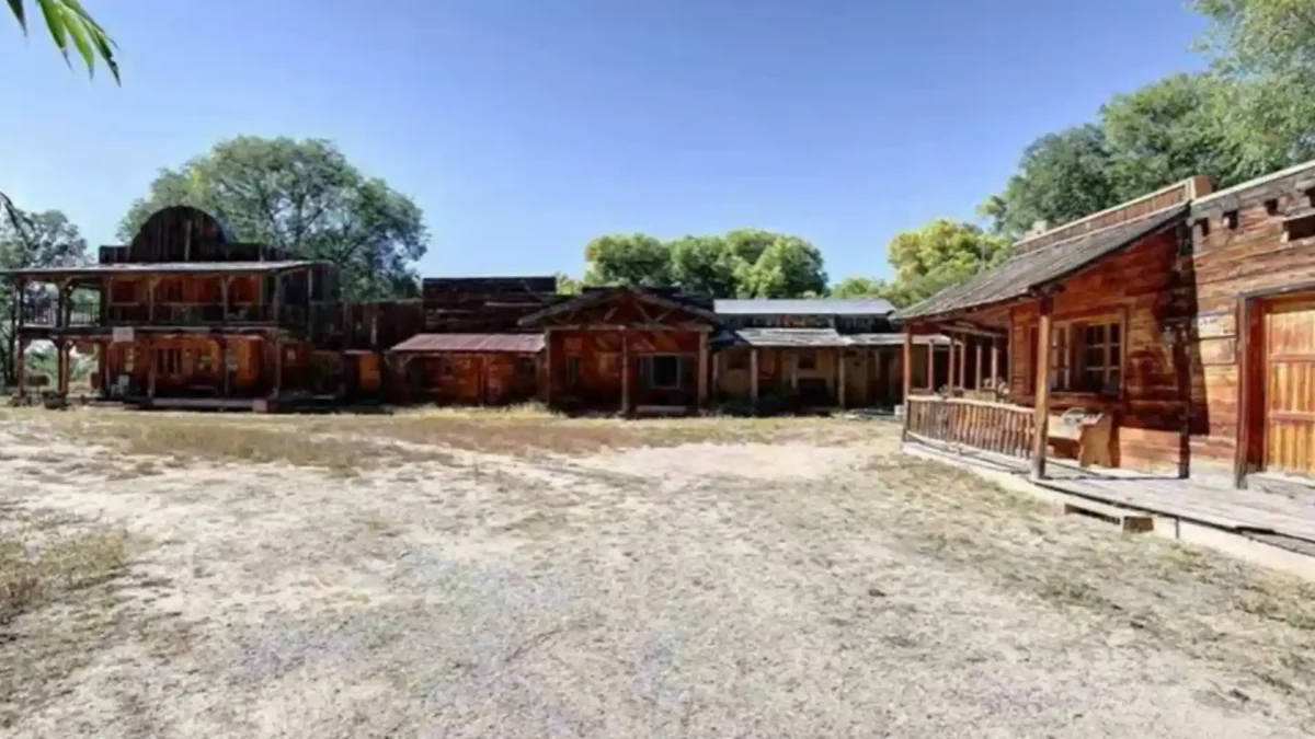 ¿Cómo es la casa que Juan Gabriel construyó para sus hijos? (FOTOS) Rancho Ivjohaje: Así es la casa que construyó Juan Gabriel para sus hijos en 18 FOTOS