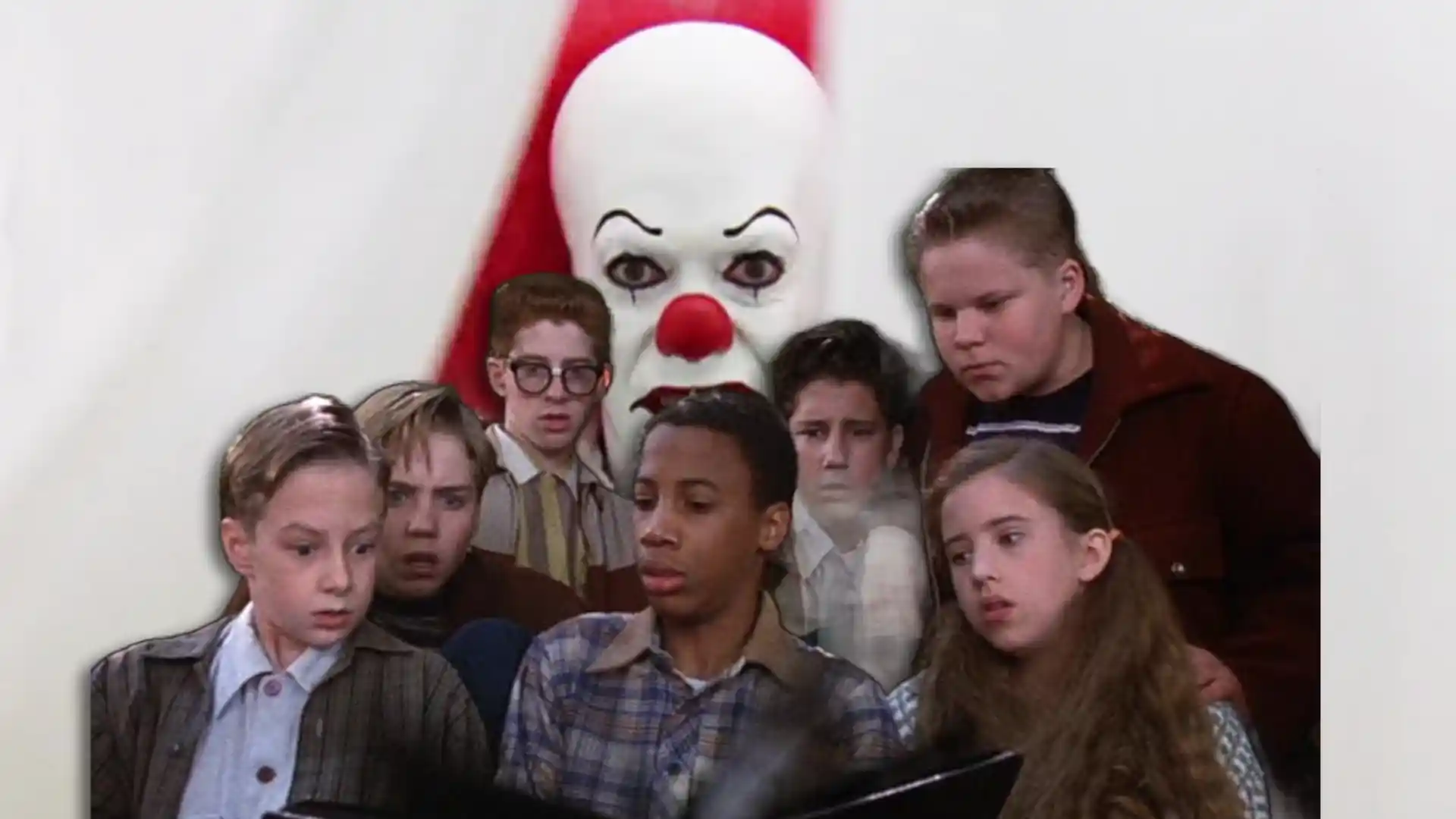 Tim Curry como el payaso Pennywise en la miniserie original de It 1990