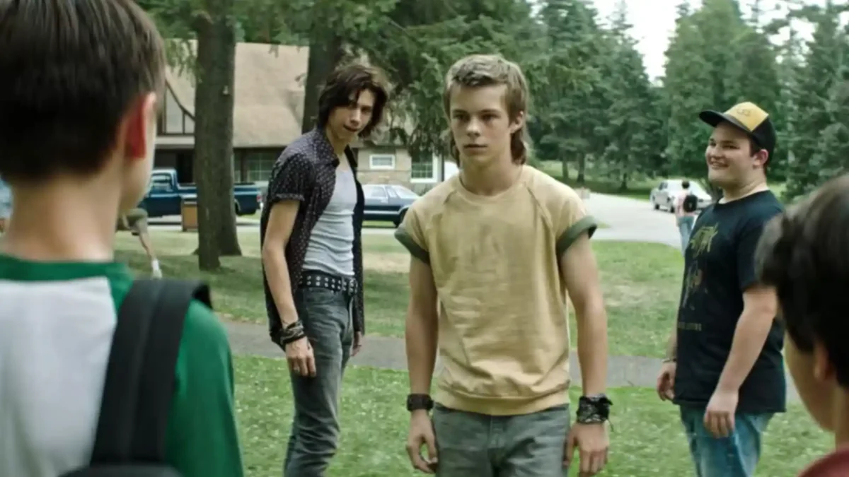 Clint Bowers en It: Welcome to Derry: ¿Quién es el actor detrás de él? (Conexión con las películas)