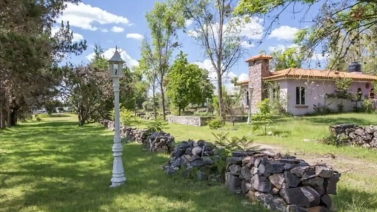 ¿Por qué Juan Gabriel compró tantas casas? Estas fueron sus favoritas Por qué Juan Gabriel compró tantas casas