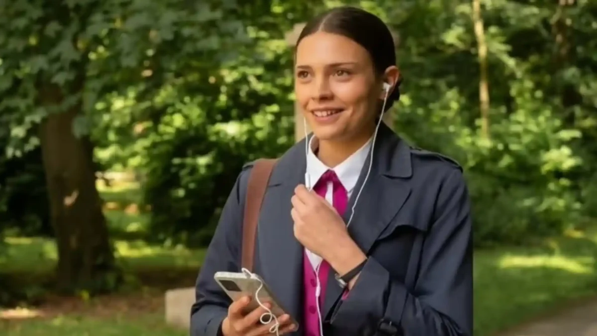 Harriet Herbig-Matten: ¿Quién es la actriz que hace de Ruby Bell en Maxton Hall?